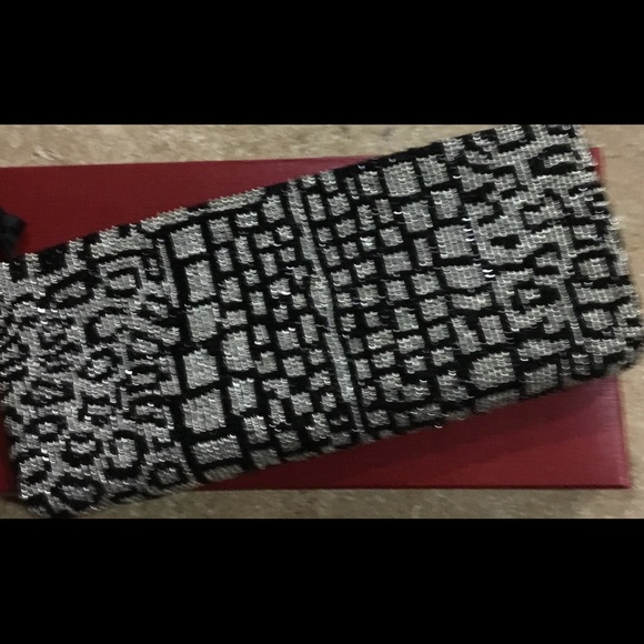 Neiman Marcus Handbags - 🖤❗️Neiman Marcus CLUTCH❗️